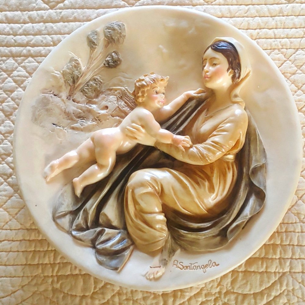 Vintage ceramic 3-dimensional Santangela decorative art plate